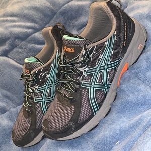 ASICS tennis shoes